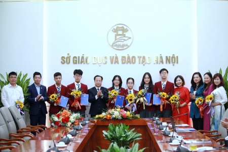 Hà Nội: Gặp mặt học sinh dự thi Olympic khoa học trẻ quốc tế năm 2024