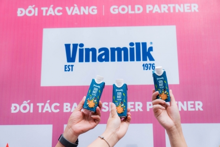 Vinamilk tài trợ “132 kg đạm*” cho 11.000 runner VnExpress Marathon Hà Nội.