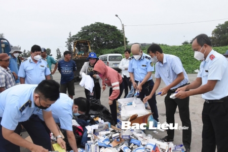 Cục Quản lý thị trường Bạc Liêu tiêu hủy lô hàng hóa vi phạm lớn