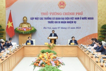 Thủ tướng Phạm Minh Chính gặp mặt các đại sứ, trưởng cơ quan đại diện Việt Nam ở nước ngoài