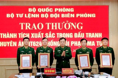 Trao thưởng lực lượng tham gia đấu tranh thành công chuyên án ma túy