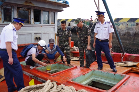 Liên tiếp bắt giữ tàu chở dầu DO không rõ nguồn gốc