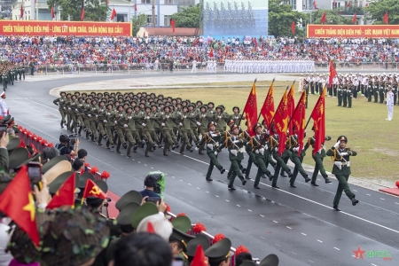 Phát huy truyền thống anh hùng, sự nghiệp vẻ vang, xây dựng QĐNDVN vững mạnh, bảo vệ vững chắc Tổ quốc VNXHCN