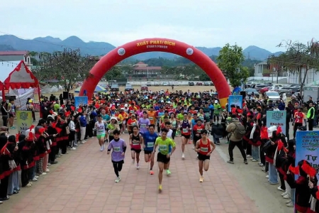 Trên 600 vận động viên tham gia giải chạy bán Marathon “Hào khí Chi Lăng”