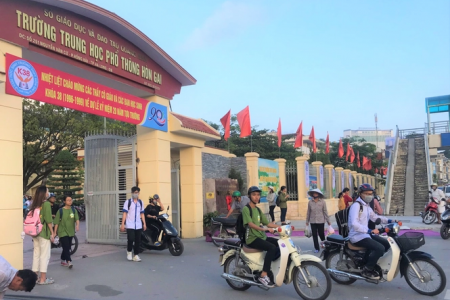 Từ ngày 1/1/2025, học sinh không được lái xe máy 50cc khi chưa học kỹ năng