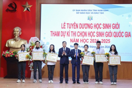 Nam Định tuyên dương học sinh trước Kỳ thi học sinh giỏi quốc gia 2024-2025