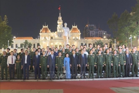 Chủ tịch Quốc hội dự chương trình hòa nhạc và nghệ thuật "Bài ca không quên"