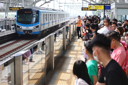 Metro số 1 Bến Thành – Suối Tiên đón gần 400.000 lượt khách sau 4 ngày hoạt động