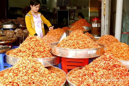 Cà Mau: Làng nghề di sản tôm khô 'đỏ lửa'