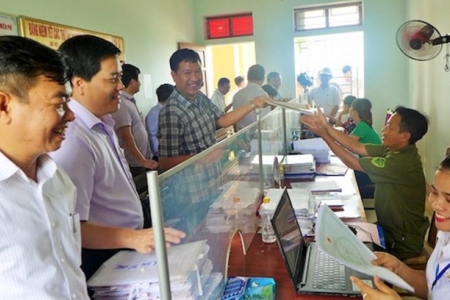 Chế độ, chính sách trường hợp không tái cử, tái bổ nhiệm, thôi việc, nghỉ hưu theo nguyện vọng như thế nào?