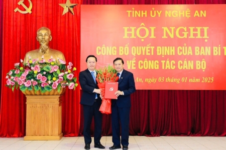 Nghệ An công bố Quyết định chuẩn y Phó Bí thư Tỉnh ủy