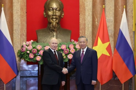 Tổng Bí thư và Chủ tịch nước trao đổi thư với Tổng thống Nga Putin