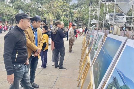 Bình Định trưng bày ảnh du lịch tại Gò Đống Đa, Hà Nội