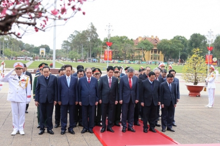 Lãnh đạo Đảng, Nhà nước vào Lăng viếng Chủ tịch Hồ Chí Minh nhân kỷ niệm 95 năm Ngày thành lập Đảng