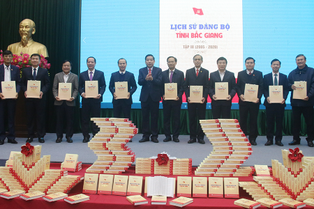 Ra mắt cuốn sách Lịch sử Đảng bộ tỉnh Bắc Giang tập III và triển khai Cuộc thi trực tuyến tìm hiểu lịch sử Đảng bộ tỉnh