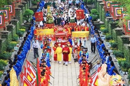 Quản lý thị trường tỉnh Phú Thọ kiểm tra hoạt động kinh doanh dịch vụ hàng quán tại các Lễ hội