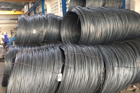 Giá thép hôm nay 6/2: Suy giảm do quan ngại về xung đột thương mại