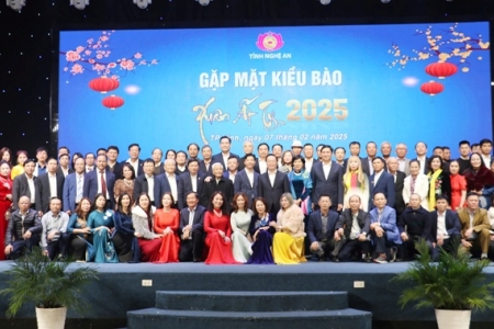 Lãnh đạo tỉnh Nghệ An gặp mặt kiều bào nhân dịp xuân Ất Tỵ 2025