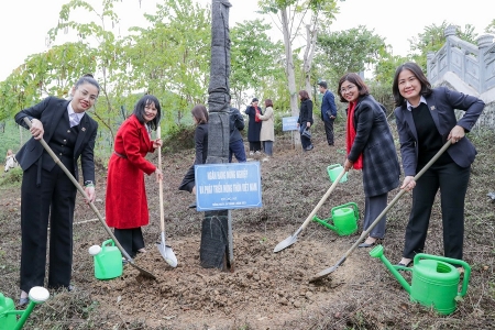 Ngành Ngân hàng phát động Tết trồng cây và chương trình chung tay xóa 1.000 căn nhà tạm, nhà dột nát