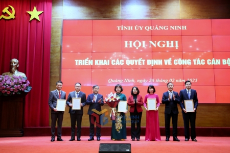 Quảng Ninh công bố nghị quyết thành lập, tổ chức lại các cơ quan chuyên môn thuộc UBND tỉnh và công tác cán bộ