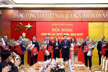 Thường trực Tỉnh ủy Bắc Giang công bố quyết định, nghị quyết về công tác cán bộ