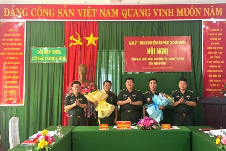 Bàn giao chức vụ Bí thư Đảng ủy, Chính trị viên đồn Biên phòng