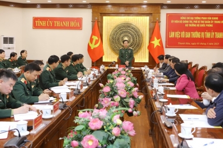 Bộ trưởng Bộ Quốc phòng Phan Văn Giang làm việc với Ban Thường vụ Tỉnh ủy Thanh Hóa