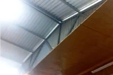 Huế - Tháo dỡ mái hiên bị tai nạn chết người