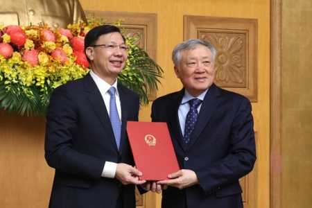 Phó Thủ tướng Thường trực Nguyễn Hòa Bình trao Quyết định bổ nhiệm tân Phó Chủ nhiệm VPCP