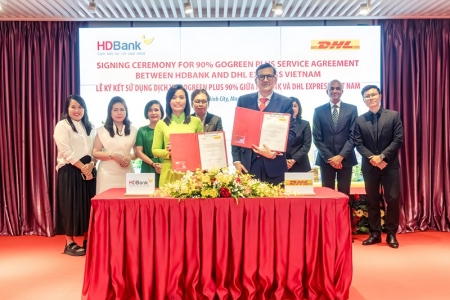 HDBank nâng hạng Go Green Plus 90% cho dịch vụ vận chuyển chứng từ quốc tế