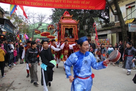 Giang Cao (Bát Tràng): Nhộn nhịp chuẩn bị lễ hội đình Làng truyền thống