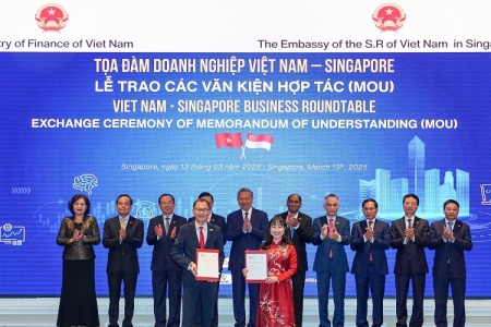 Trường Đại học VinUni và Đại học NTU - Singapore ký kết hợp tác liên minh chiến lược