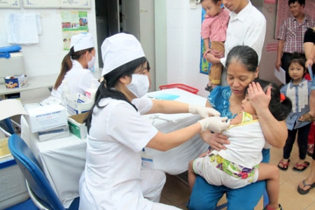 Đề xuất đưa vắc-xin phế cầu và ung thư cổ tử cung vào tiêm chủng mở rộng