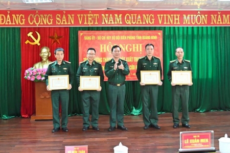 Biên phòng Quảng Ninh khen thưởng tập thể, cá nhân có thành tích xuất sắc trong công tác