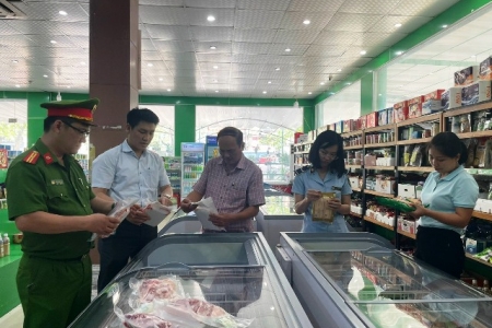 Quảng Bình siết chặt công tác đảm bảo an toàn thực phẩm trước mùa du lịch