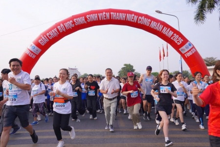 EVNHCMC: Lan tỏa năng lượng tích cực từ những “bước chân xanh”