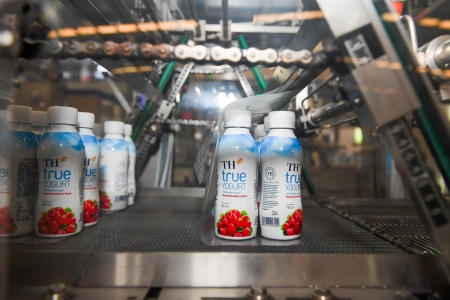 Tập đoàn TH có 2 công ty thành viên được cấp chứng nhận trung hòa carbon quốc tế