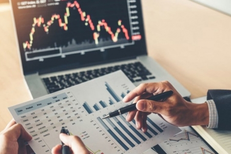 VN-Index hôm nay ở vùng 1.180-1.200 điểm, nhà đầu tư cân nhắc cổ phiếu mã đầu tư công, ngân hàng