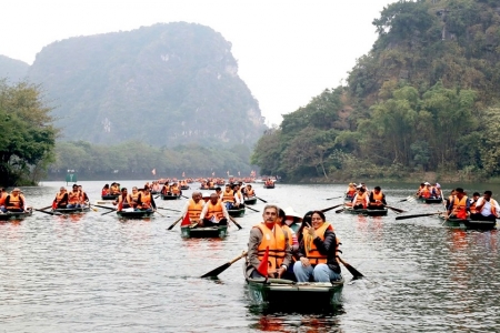 Tổng mức bán lẻ hàng hóa và doanh thu dịch vụ tiêu dùng tăng cao