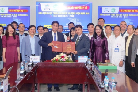 Ký kết hợp tác y tế toàn diện giữa Bệnh viện Trung ương Huế và Bệnh viện Bạch Mai Hà Nội