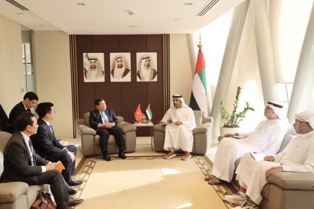 Bộ trưởng Kinh tế UAE khẳng định, các nhà đầu tư UAE ngày càng quan tâm tới thị trường Việt Nam