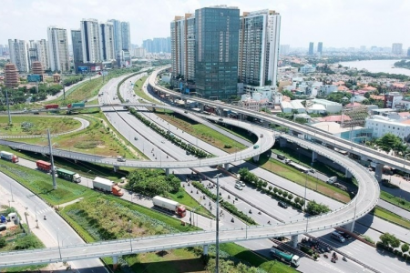 Giảm lãi suất: Ngành nào được hưởng lợi? Top 5 lĩnh vực tiềm năng tăng trưởng năm 2025