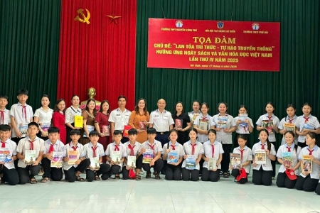 Ngày Sách và Văn hóa đọc Việt Nam lần thứ 4 tại Hải đội 102: Lan tỏa tri thức - Tự hào truyền thống