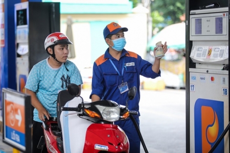 Bộ Công Thương hối thúc số hóa xăng dầu trước ngày 30/4: Không thực hiện, thu hồi giấy phép