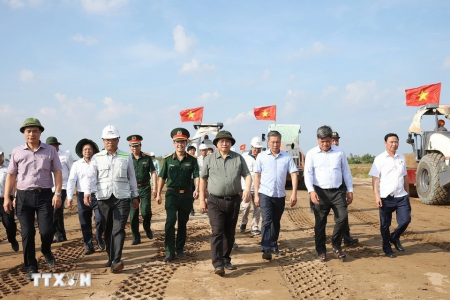 Thủ tướng: Quyết tâm đưa dự án Cao tốc Cần Thơ-Cà Mau vào sử dụng dịp 10/10