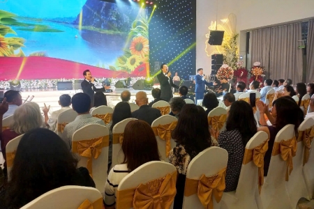 Giai điệu tháng Tư và những người bạn Huế