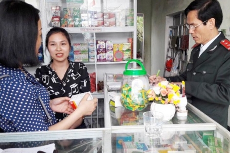 Bộ Y tế siết chặt kinh doanh dược trực tuyến, cảnh báo mua bán thuốc trái phép trên mạng xã hội