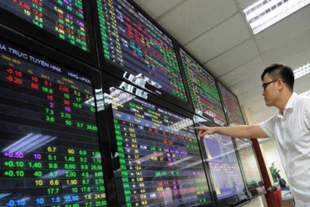 VN-Index hôm nay: Nhà đầu tư nên chốt lời từng phần các mã cổ phiếu đã đạt mục tiêu ngắn hạn