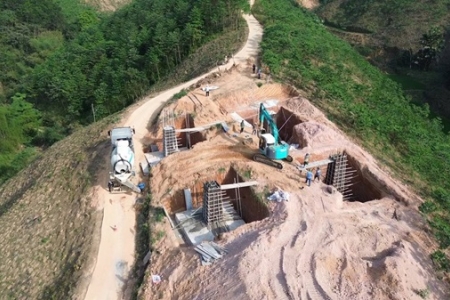 Hoàn thành đổ bê tông cột móng đầu tiên tại gói thầu số 2, dự án đường dây 500kv Lào Cai - Vĩnh Yên