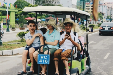 TP. Sầm Sơn quản lý hoạt động xe điện 4 bánh phục vụ du lịch